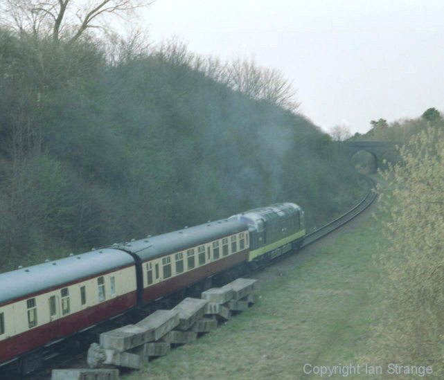 D9019 at Leicester North, 1995.